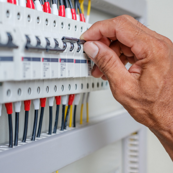 Circuit Breaker Replacement. Circuit Repair Services Cape Town.