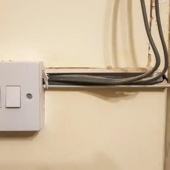 Electrician at work in Lotus River